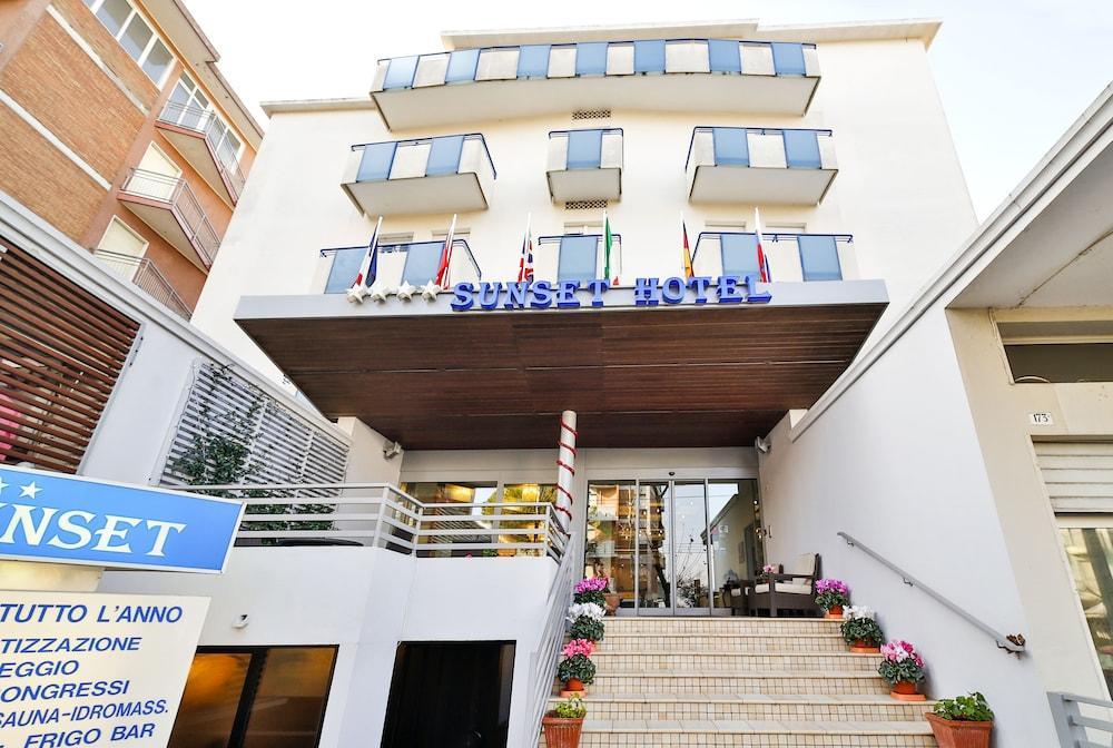 Hotel Sunset Rimini Eksteriør bilde