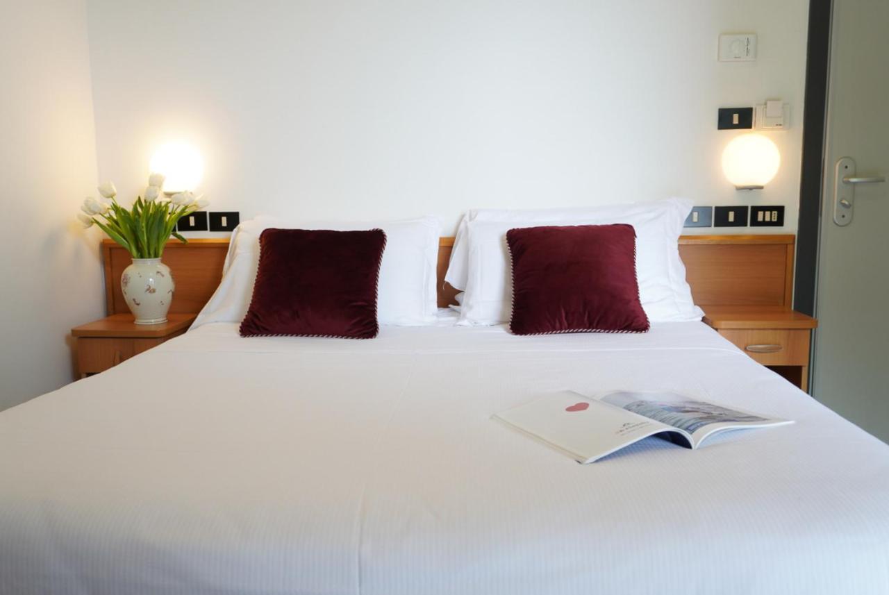 Hotel Sunset Rimini Eksteriør bilde
