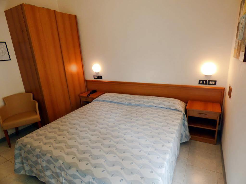 Hotel Sunset Rimini Eksteriør bilde