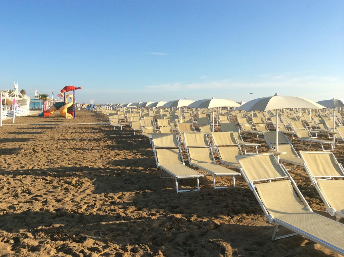 Hotel Sunset Rimini Eksteriør bilde